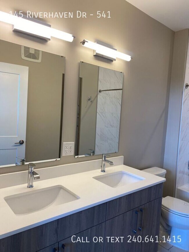 Building Photo - 145 Riverhaven Dr