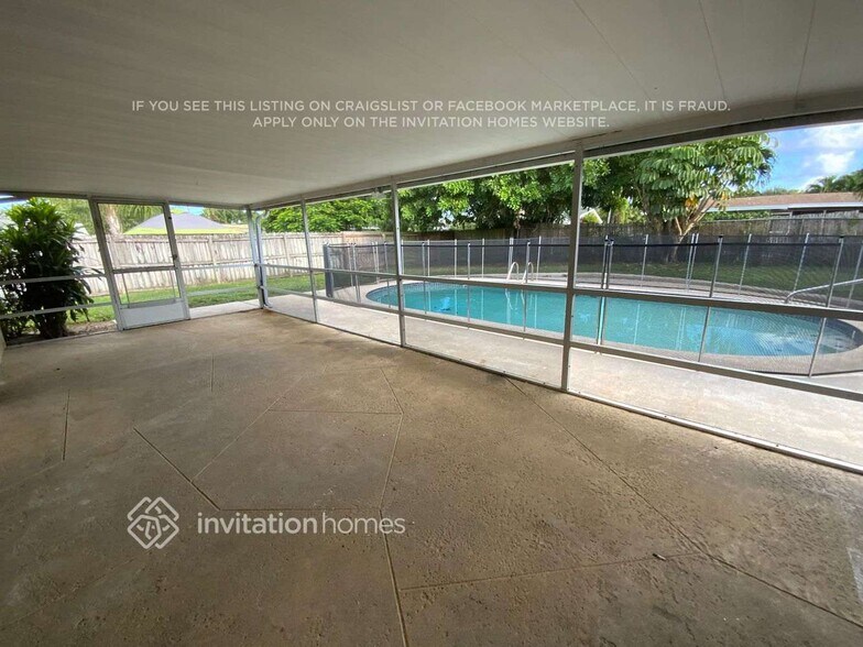 Building Photo - 3857 Bluebell St