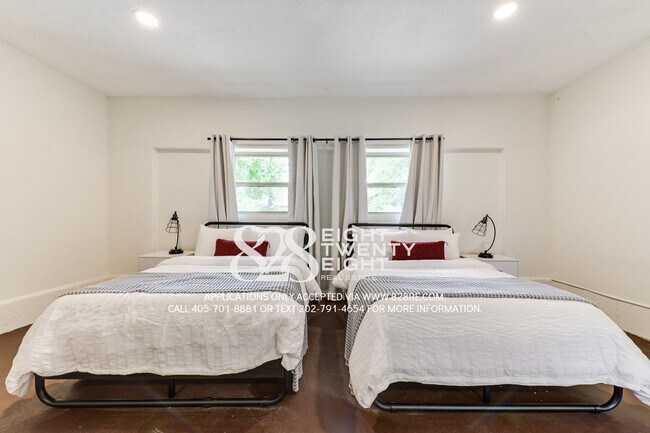 Building Photo - Talk About Unique! Must See 4 Bed/2 Bath S...