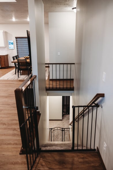 Building Photo - 5513 S Dubuque Ave