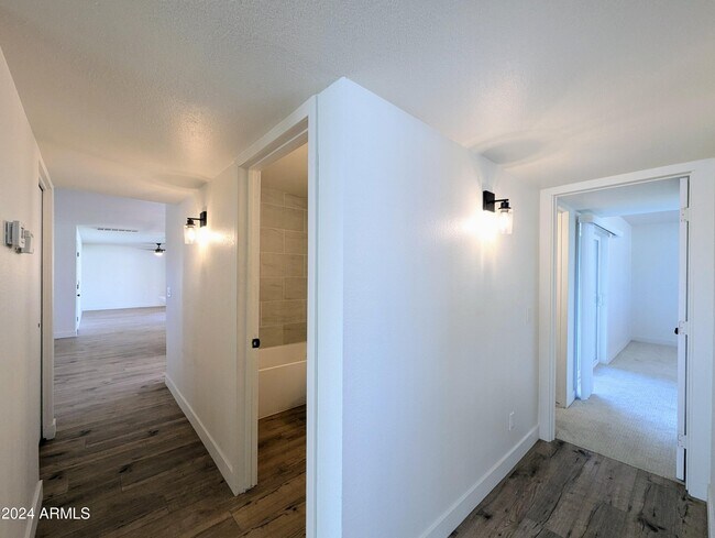 Building Photo - 121 N Flint Cir