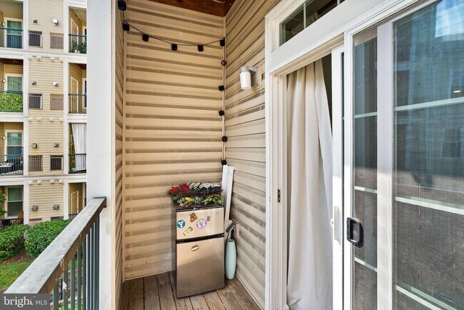 Building Photo - 2465 Army Navy Dr