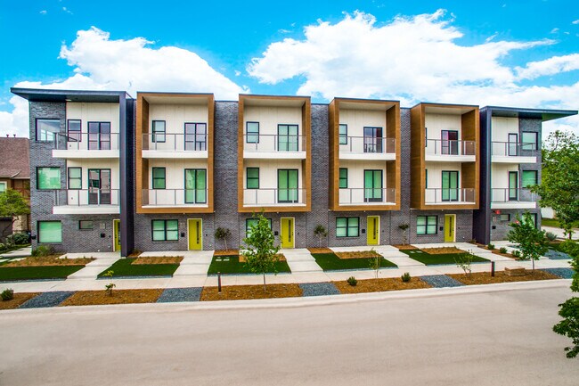 Building Photo - 3139 Lubbock Ave