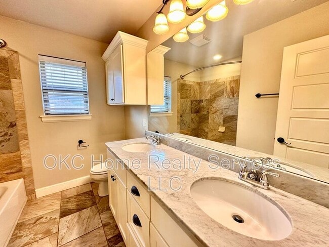 Building Photo - 2412 SE 92nd Terrace