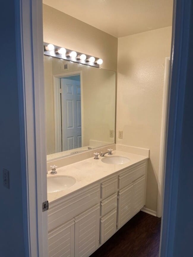 Building Photo - Beautiful home in Moreno Valley  coming up