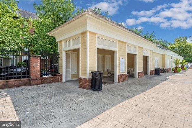 Building Photo - 11339 Market St