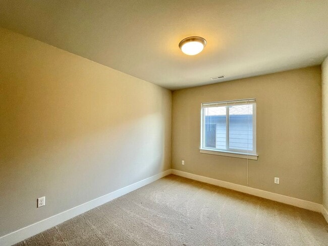 Building Photo - Great Home For Rent