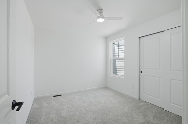 Building Photo - 5574 E Spaniel Dr