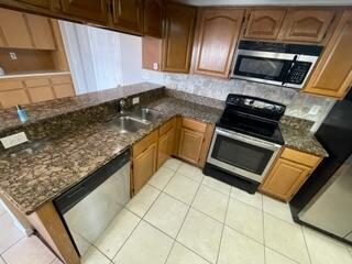 Building Photo - 3410 Eisenhower Dr