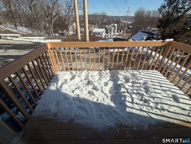 Building Photo - 108 Mohican Ave