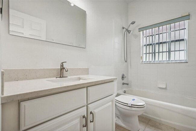 Building Photo - 235 Royal Palm Dr
