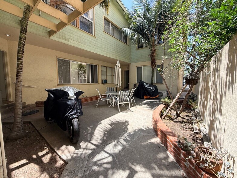 Building Photo - 149 S Spalding Dr