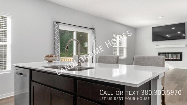 Building Photo - 163 Badger Pass