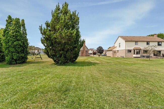 Building Photo - 47105 Liberty Bell Rd E