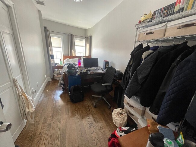 Building Photo - 781 Parker St