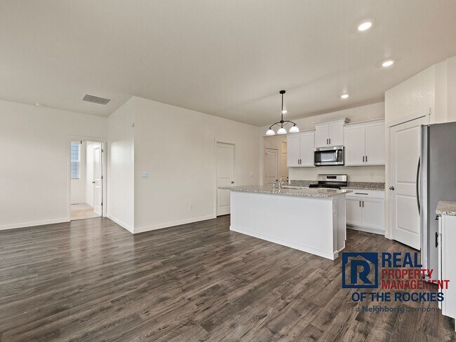 Building Photo - Fantastic 4-Bed, 2-Bath Ranch Style Home i...