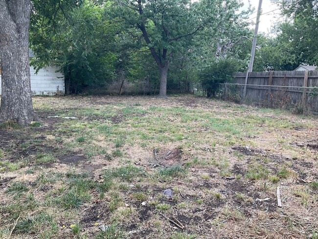 Building Photo - 303 W Kittyhawk Dr
