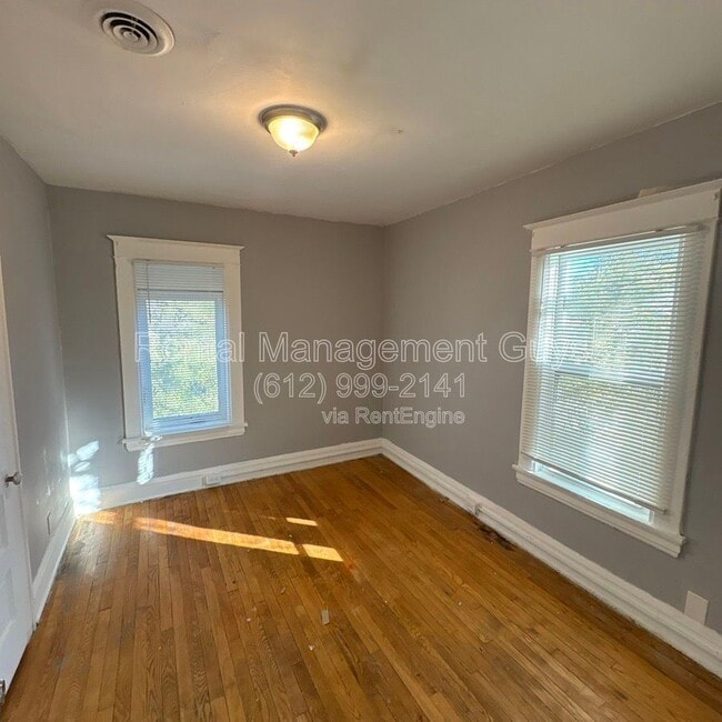 Building Photo - 4216 N Bryant Ave