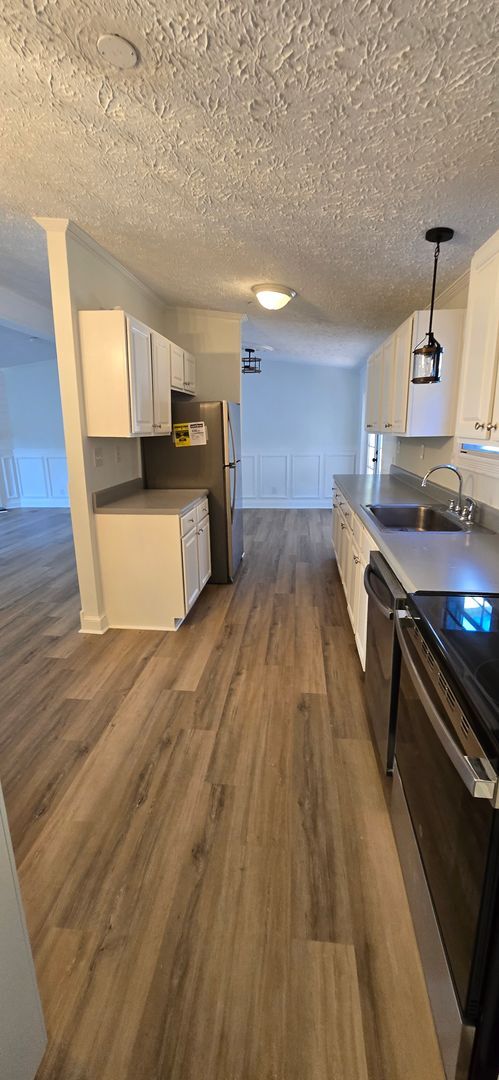 Building Photo - 118 Regent St