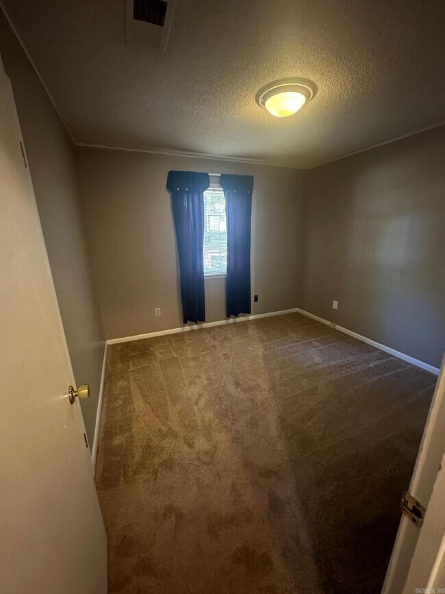 Building Photo - 2806 Hurricane Lake Rd