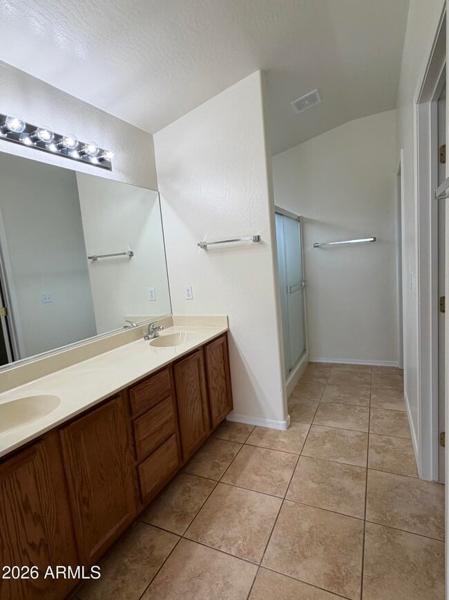 Building Photo - 574 Amante Dr
