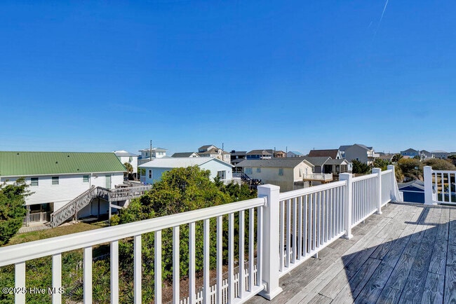Building Photo - 1207 N Topsail Dr