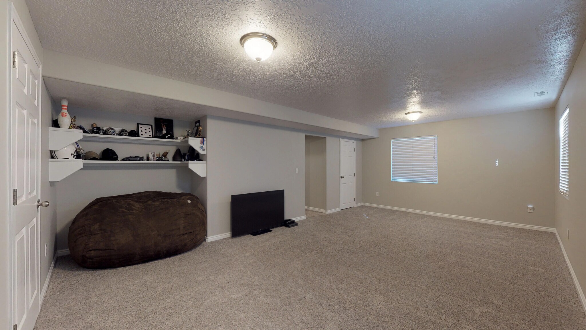 Building Photo - 4058 Valderrama