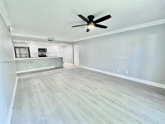Building Photo - 9907 Westwood Dr