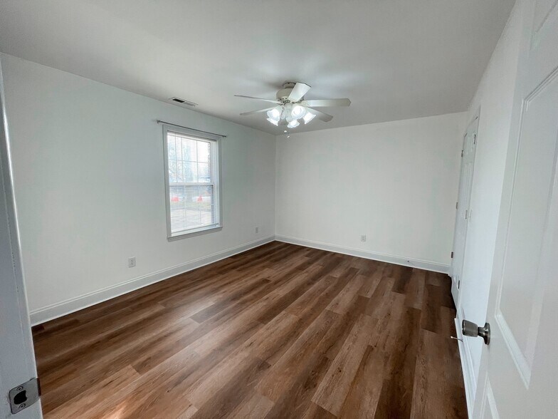 Building Photo - 2460 East 5th Street