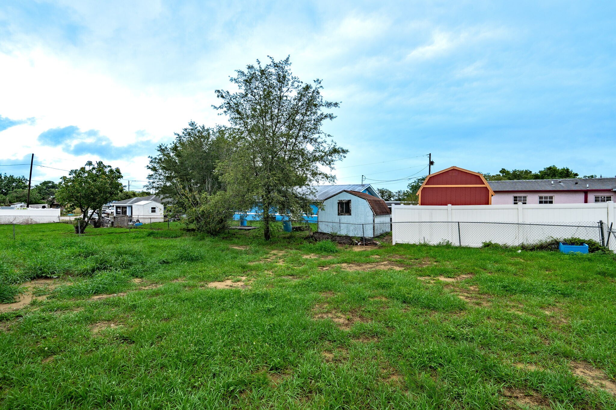 Building Photo - 746 Detour Rd