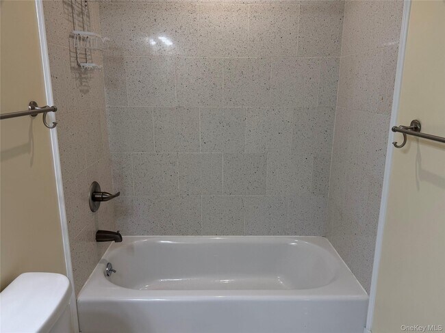 Building Photo - 337 Main St