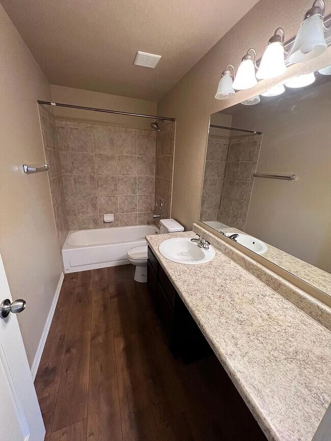 Building Photo - *COMING SOON* 3 Bedroom near Carson and Pe...