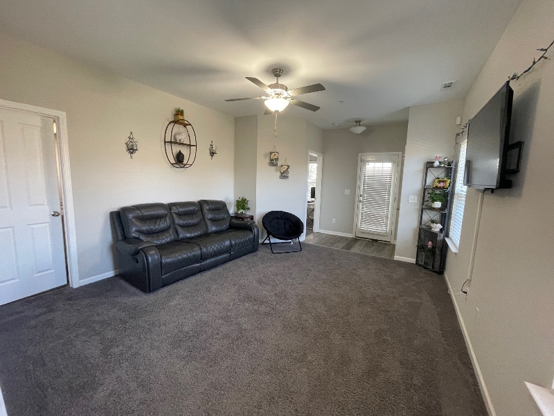Building Photo - 421 Birr Dr