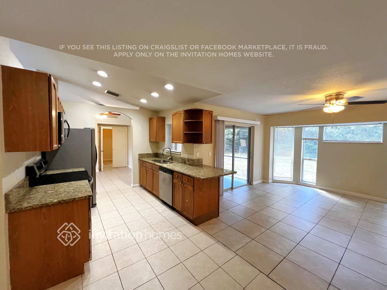 Building Photo - 1070 SW Aurelia Ave