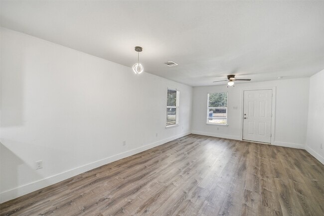 Building Photo - 307 Penick Rd