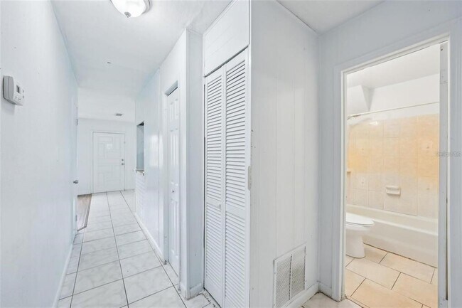 Building Photo - 7715 Deleuil Ave