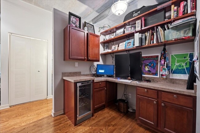 Building Photo - 1150 W 15th St