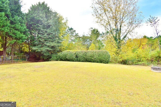 Building Photo - 2015 Lisa Springs Dr SW