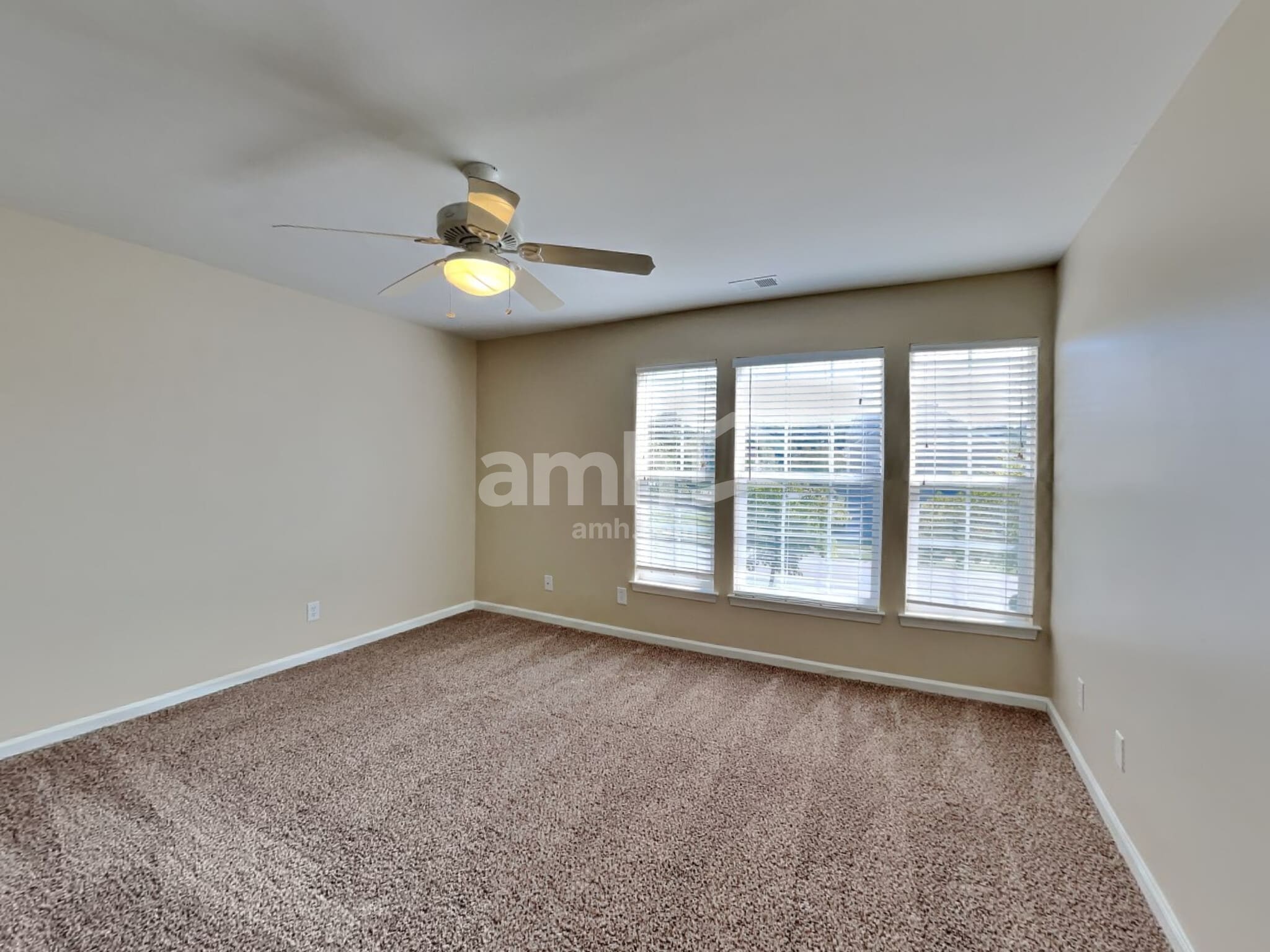 Building Photo - 136 Heywatchis Dr