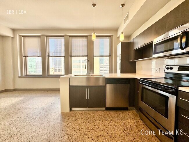 Building Photo - 1121 McGee St