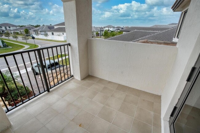 Building Photo - 4309 SW 176th Ave