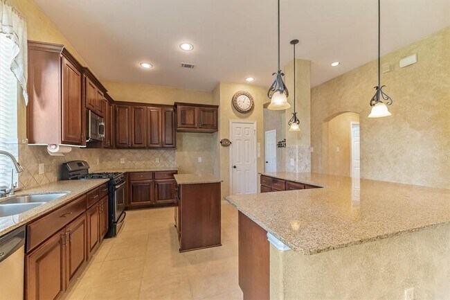 Building Photo - 18419 Willow Oak Bend Dr