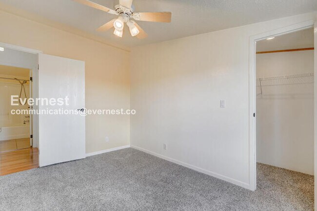 Building Photo - 1385 Antelope Dr