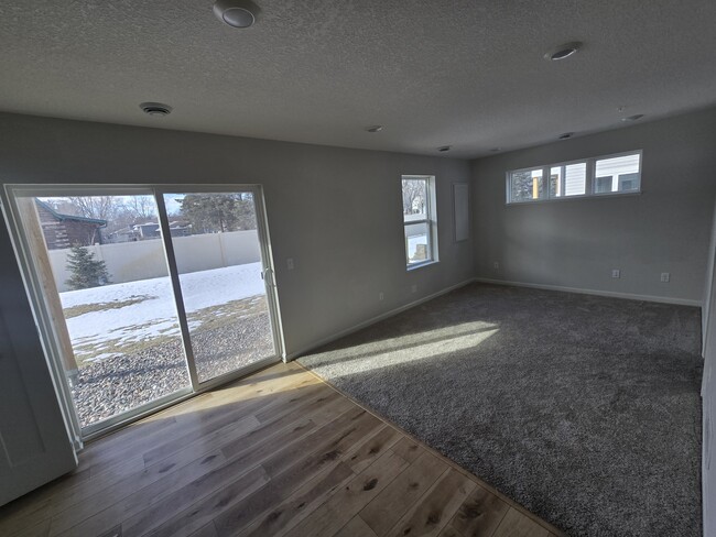 Building Photo - 8652 Kenyon Ct NE