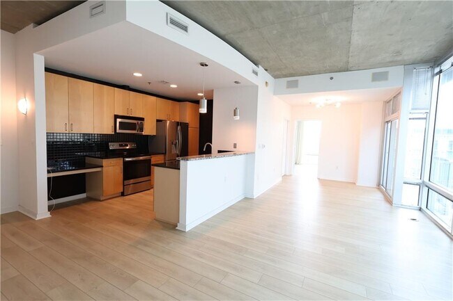 Building Photo - 923 Peachtree St NE