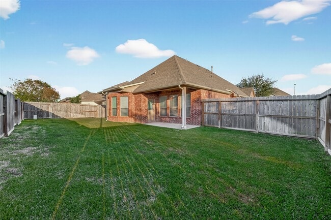 Building Photo - 25354 Holton Ridge Dr