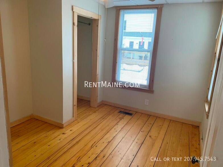 Building Photo - 144 Forest Ave