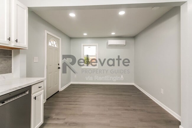 Building Photo - 129 S Old Church St