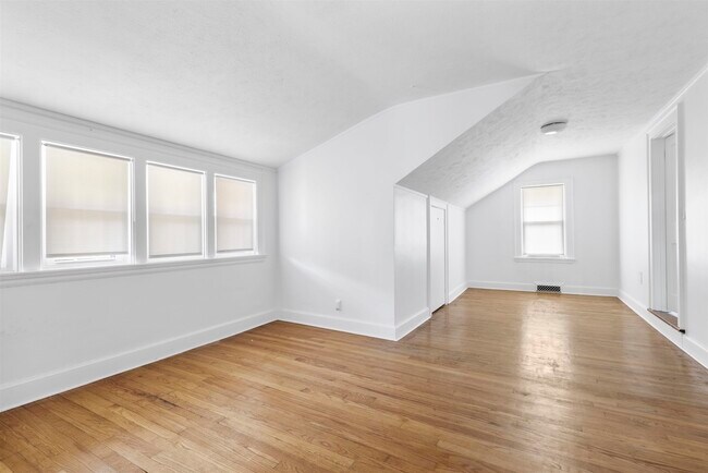 Building Photo - 1812 Huffman Blvd
