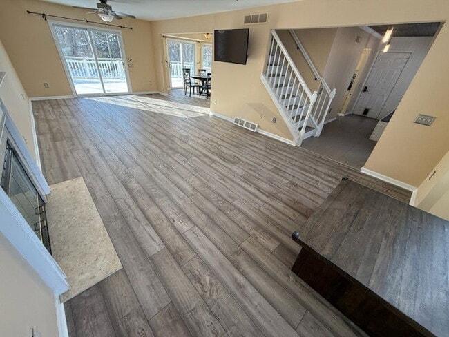 Building Photo - 1148 Somerville Dr